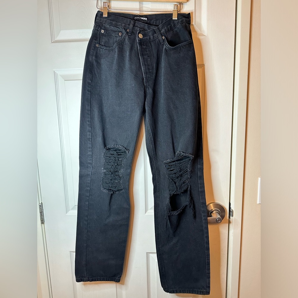 Black Distressed Ripped Boyfriend Jeans / Fashion Nova